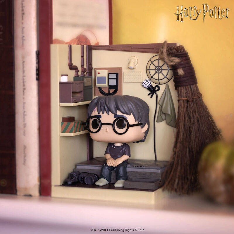 POP: HARRY POTTER Nooks Harry Potter in Cupboard